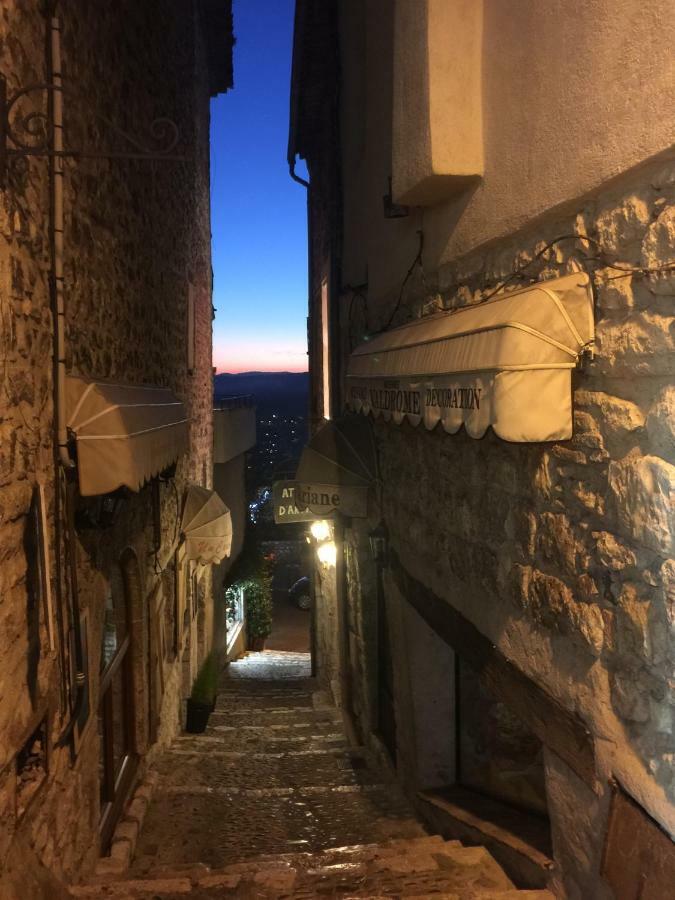 L'Elegante - Maison De Ville Avec Bains A Remous - Parking Inclus Saint-Paul-de-Vence Dış mekan fotoğraf